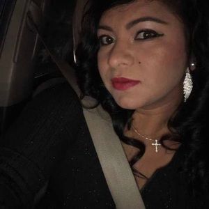 Meet your Posher, Yaneth